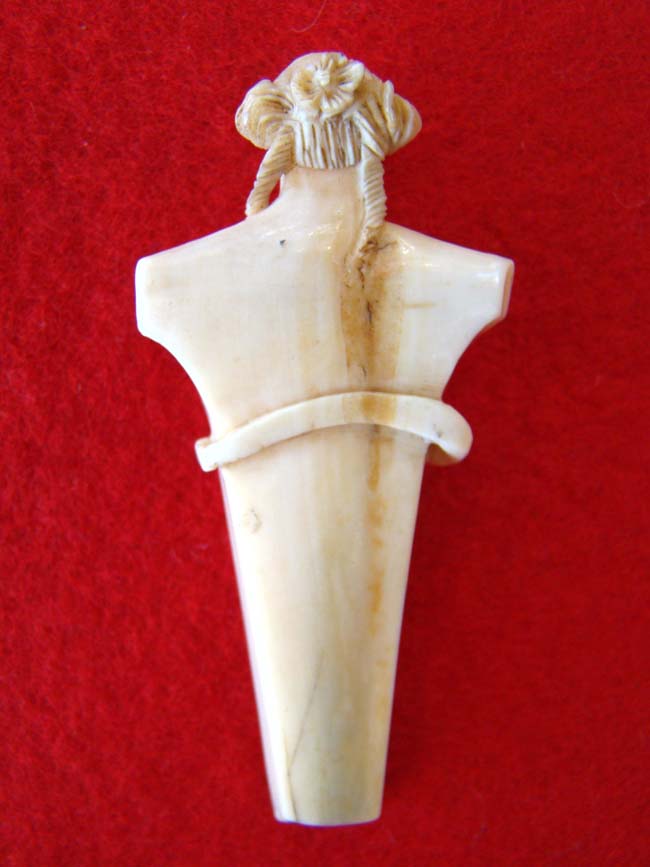 A beautiful carved ivory whistle in the form of a lady circa 1840-1875 — image 3